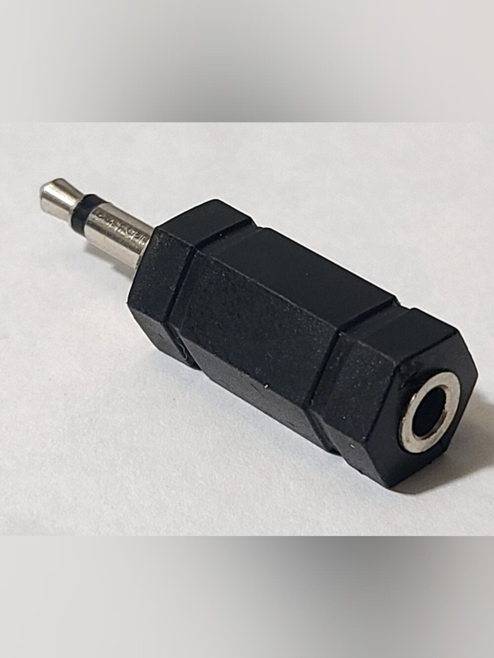 3.5mm Jack to 2.5mm Plug Audio Adapter - Headphones Converter